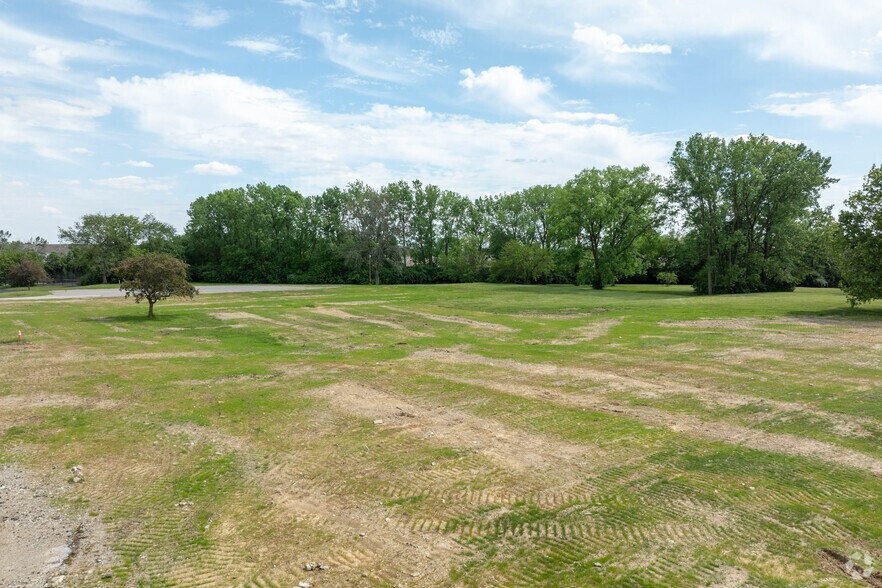 More Photos Of 1117 E Main St, Greenwood Land For Sale