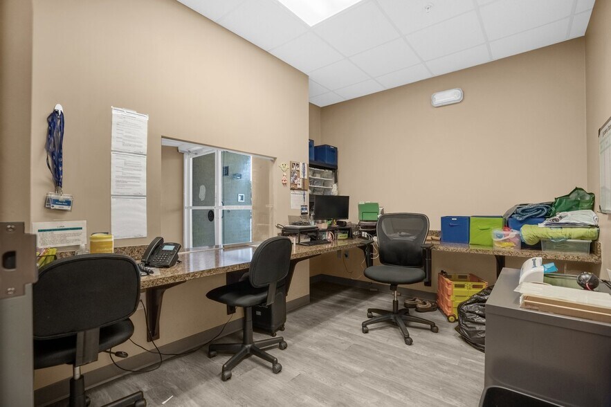 More Photos Of 7000 Lake Ellenor Dr, Orlando Medical For Lease