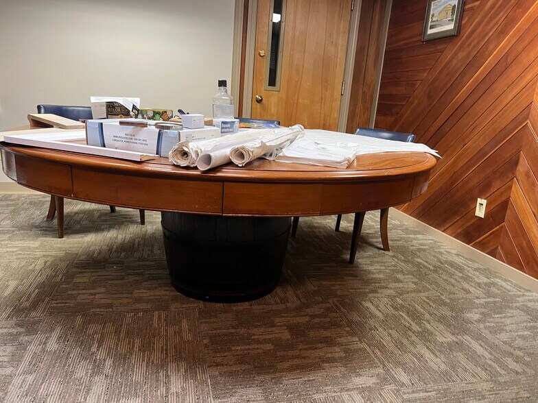 More Photos Of 1110 Dewey St, New Albany Storefront For Sale