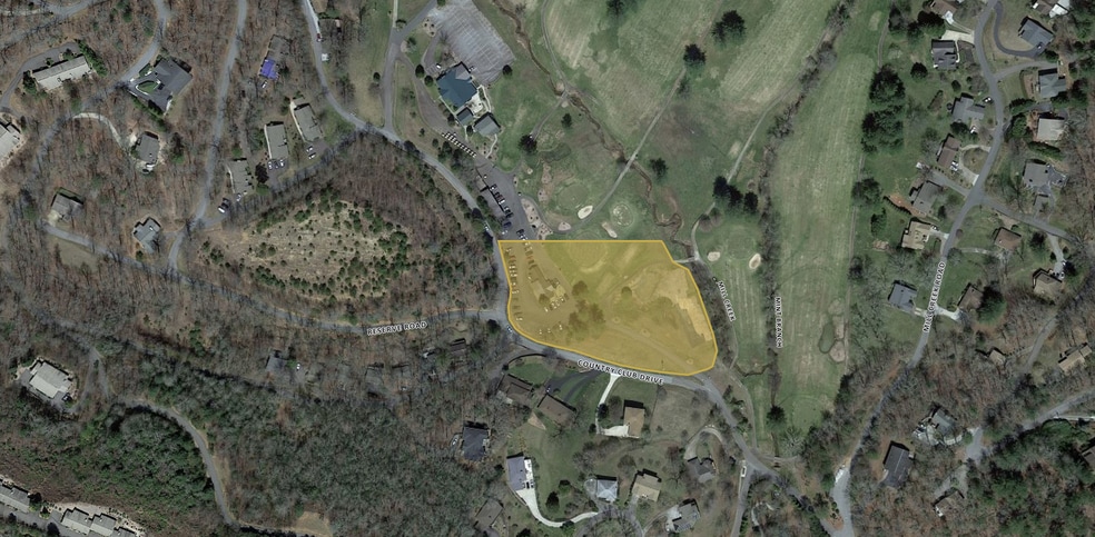 More Photos Of 341 Country Club Dr, Franklin Golf Course Driving Range For Sale