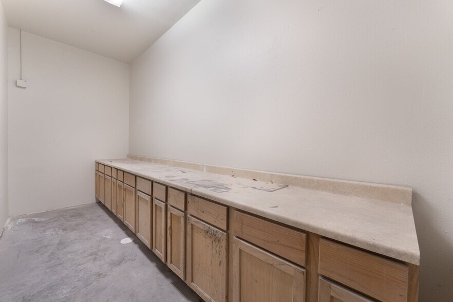 More Photos Of 4650 Judson Ave, Las Vegas Warehouse For Lease