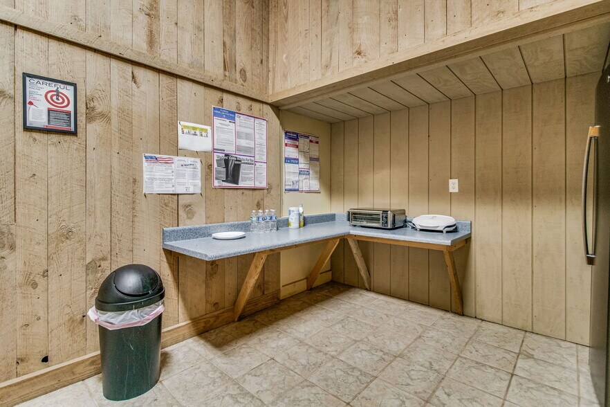 More Photos Of 725 S J St, Pensacola Office Residential For Sale