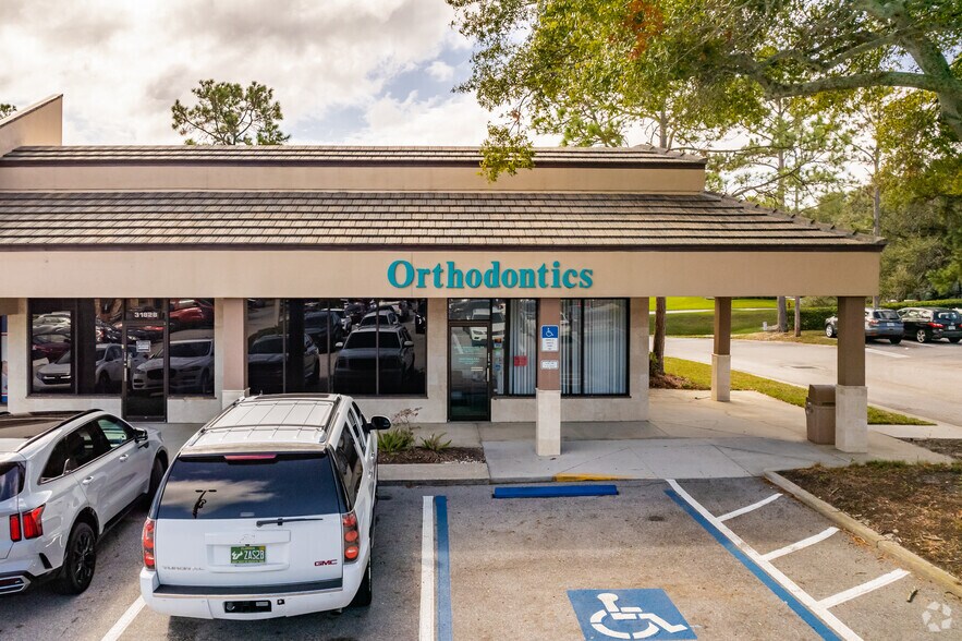 More Photos Of 31918 US Highway 19 N, Palm Harbor Unknown For Lease