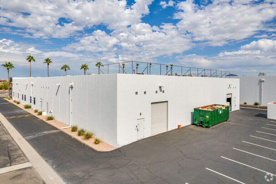 More Photos Of 3401 E Harbour Dr, Phoenix Light Manufacturing For Sale