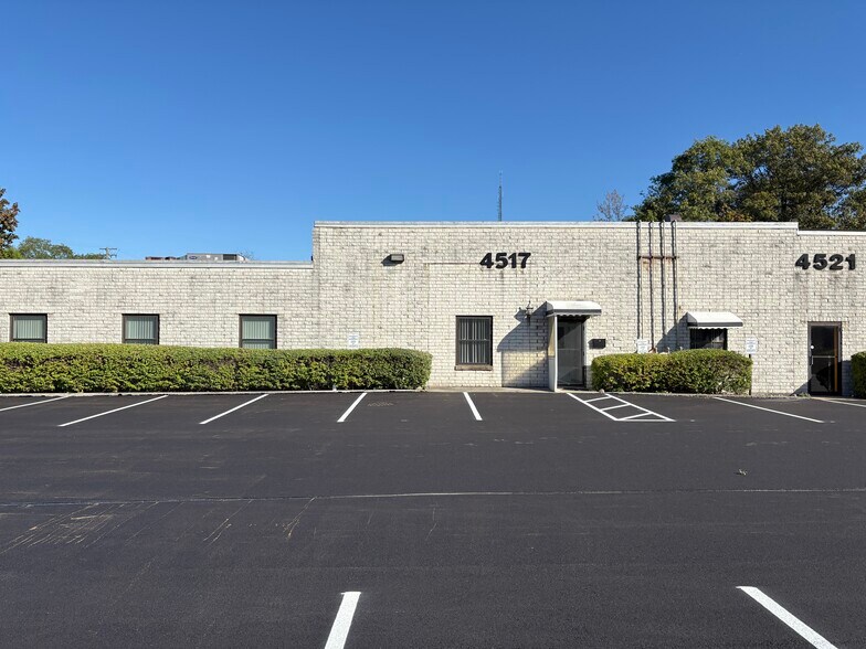 More Photos Of 4517-4525 Renaissance Pky, Warrensville Heights Office For Lease
