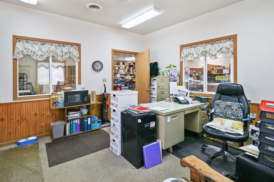 More Photos Of 5011 State Highway 13/34 Hwy, Wisconsin Rapids Storefront For Sale