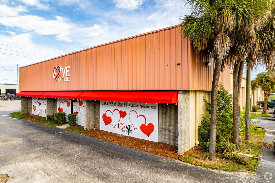 Primary Photo Of 947 W Taft Vineland Rd, Orlando Warehouse For Sale