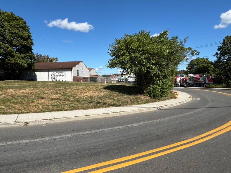 Primary Photo Of 35 Chapel St, Norwalk Land For Sale