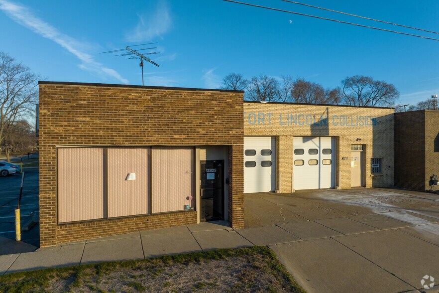 Primary Photo Of 12825-12837 Dix Toledo Rd, Southgate Office For Sale