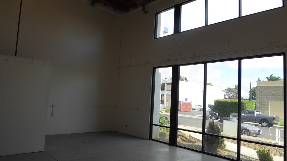 More Photos Of 34 Union Way, Vacaville Flex For Lease