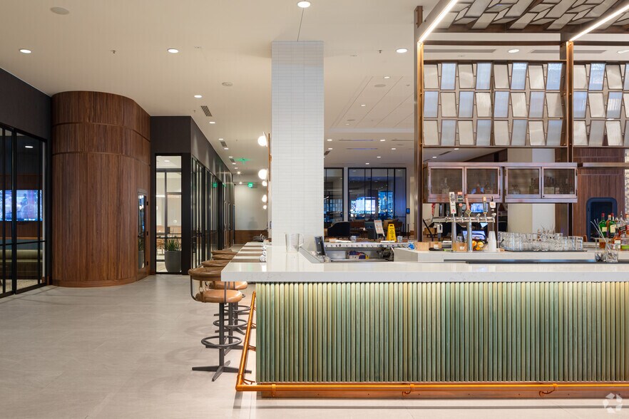 More Photos Of 1550 Court Pl, Denver Hotel For Lease