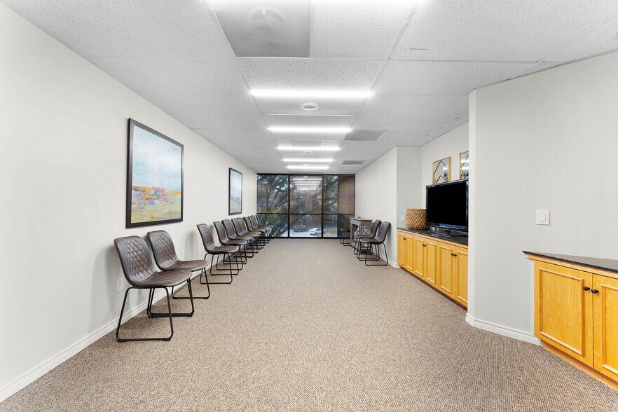 More Photos Of 8330-8350 Meadow Rd, Dallas Office For Sale