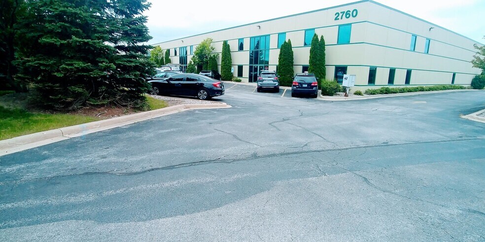 More Photos Of 2760 Beverly Dr, Aurora Warehouse For Lease