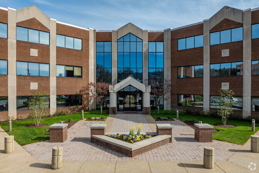 More Photos Of 5409 Maryland Way, Brentwood Office For Lease