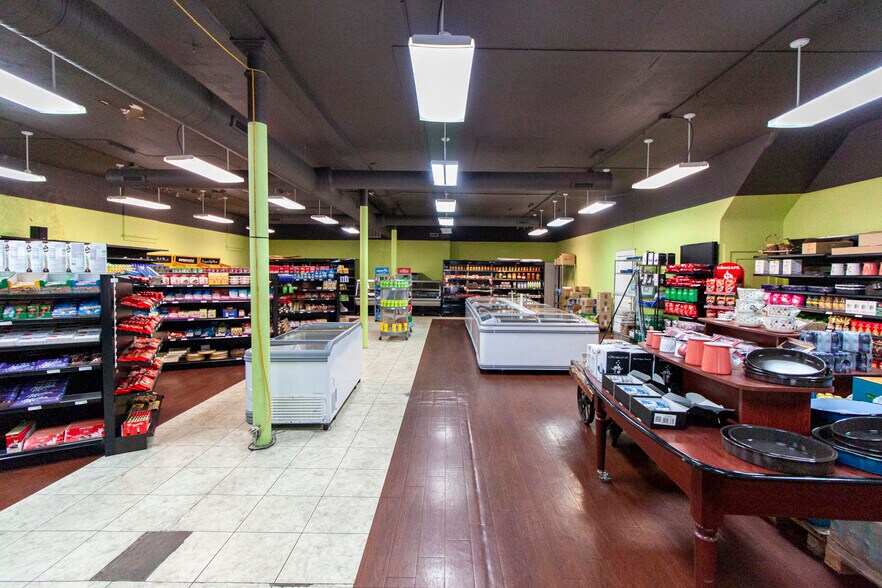 More Photos Of 5003-5005 Gravois Ave, Saint Louis Storefront Retail Residential For Lease