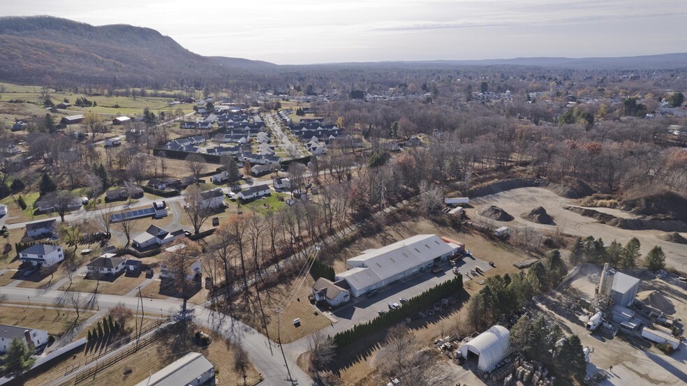 More Photos Of 16 Arthur St, Easthampton Warehouse For Sale