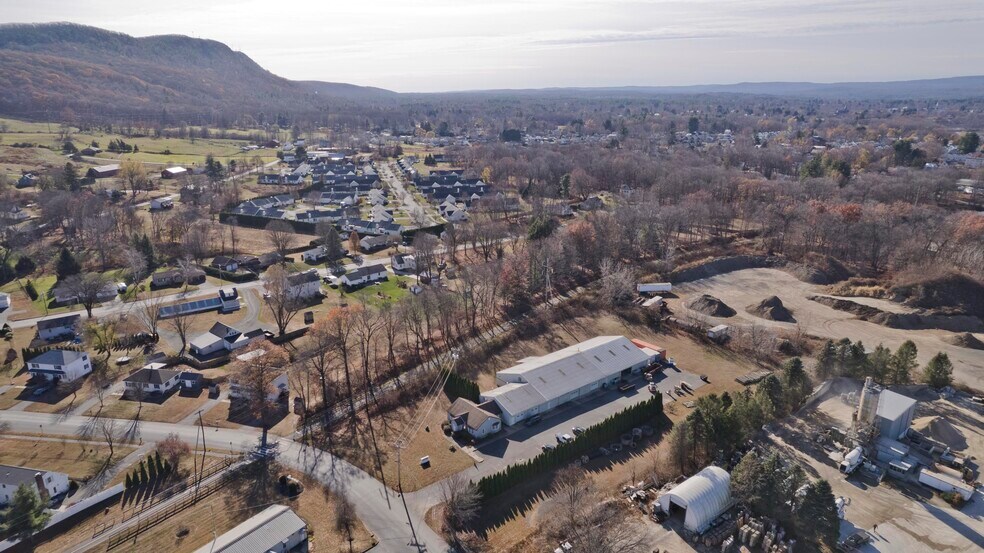 More Photos Of 16 Arthur St, Easthampton Warehouse For Sale