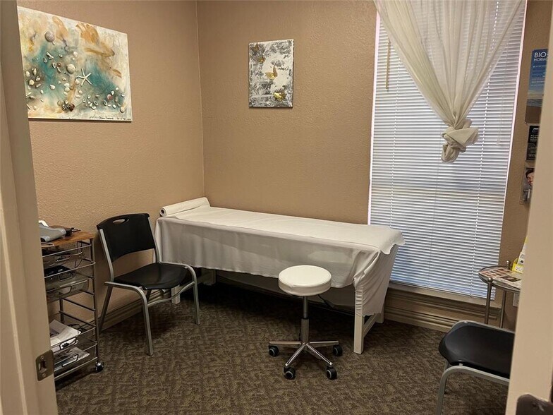 More Photos Of 2606 Harwood Rd, Bedford Medical For Sale