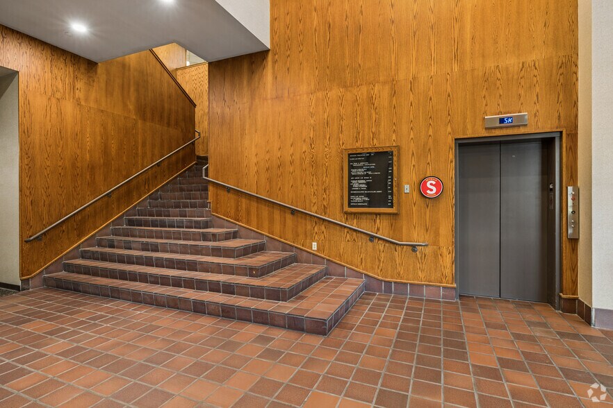 More Photos Of 300 Walnut St, Des Moines Apartments For Sale