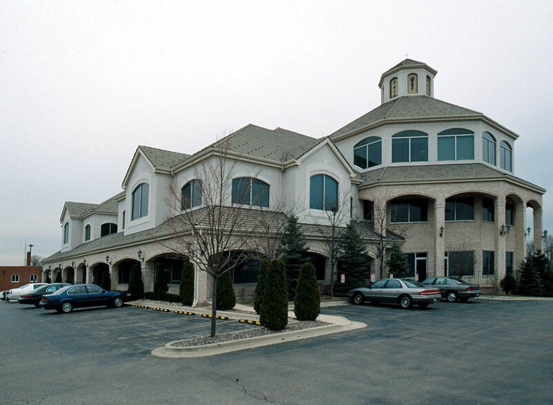 More Photos Of 1 Tiffany Pt, Bloomingdale Medical For Sale