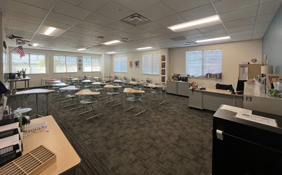 More Photos Of 7640 Westgate Dr, Windsor Office For Sale