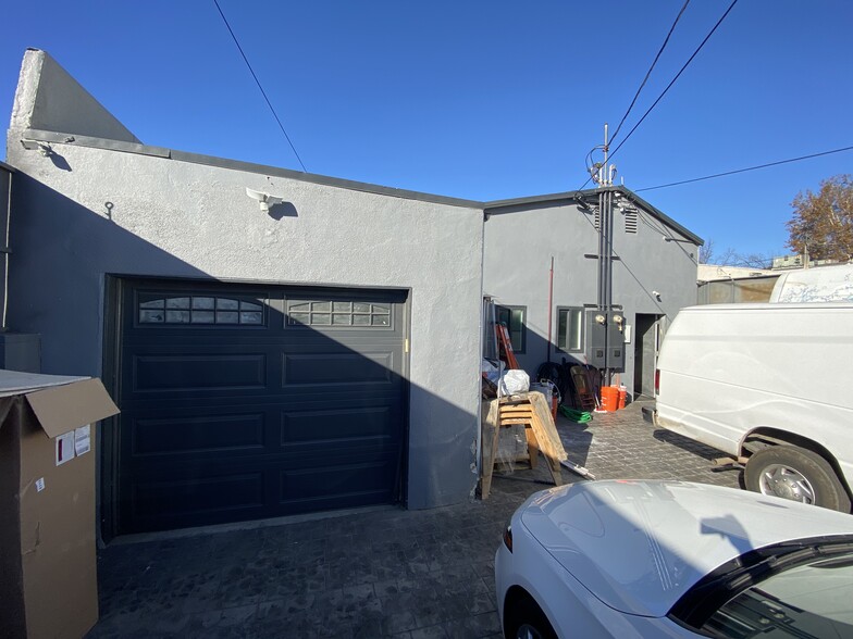 More Photos Of 7234 Owensmouth Ave, Canoga Park Freestanding For Lease