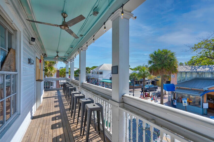 More Photos Of 135 Duval St, Key West Bar For Lease