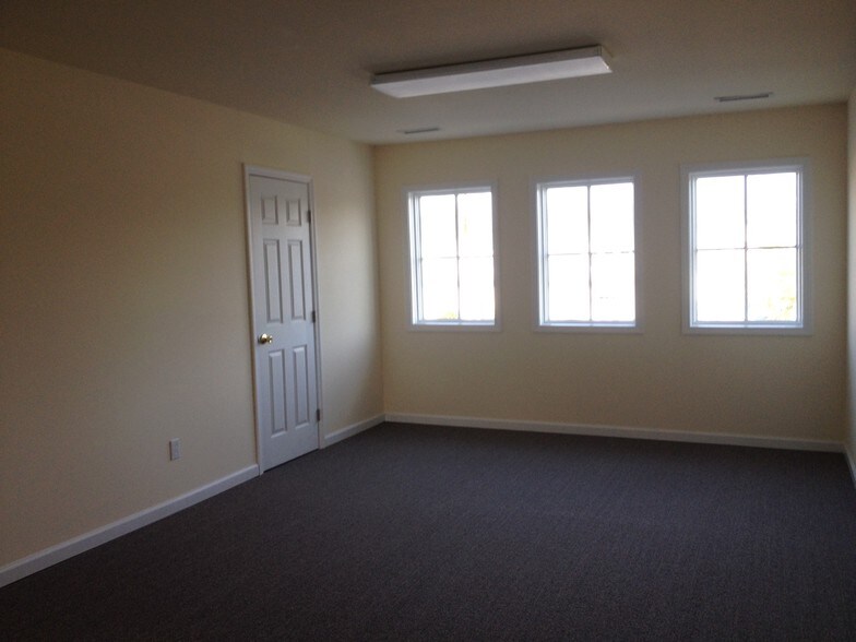 More Photos Of 277 Willbrook Blvd, Pawleys Island Office For Sale