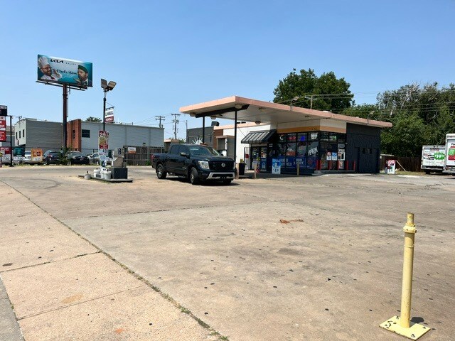 More Photos Of 3901 NW 10th St, Oklahoma City Convenience Store For Sale