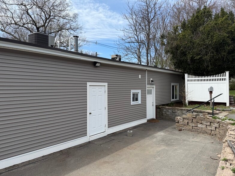 More Photos Of 355 June St, Worcester Office For Lease