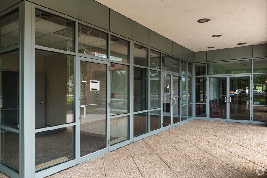 More Photos Of 7375 Boston Blvd, Springfield Unknown For Sale