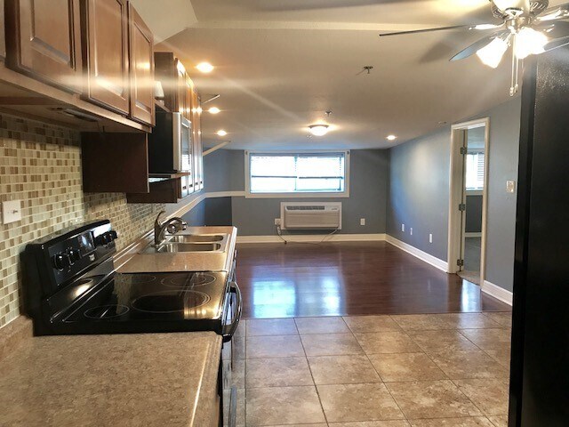 More Photos Of 7648 Broadview Dr, Houston Apartments For Sale