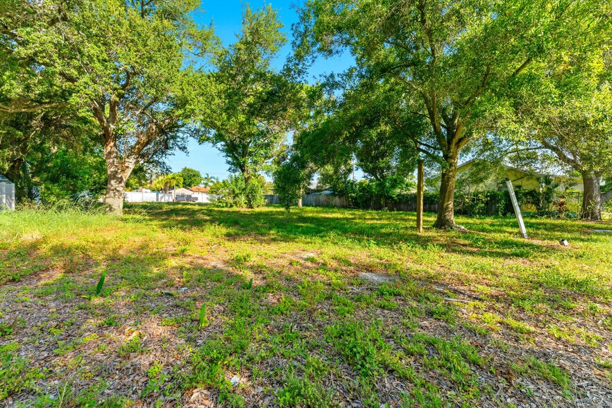 More Photos Of 2205 52nd St S, Gulfport Land For Sale