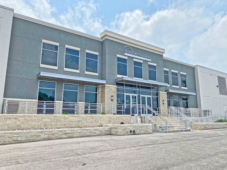 Primary Photo Of 9725 Datapoint Dr, San Antonio Office For Lease