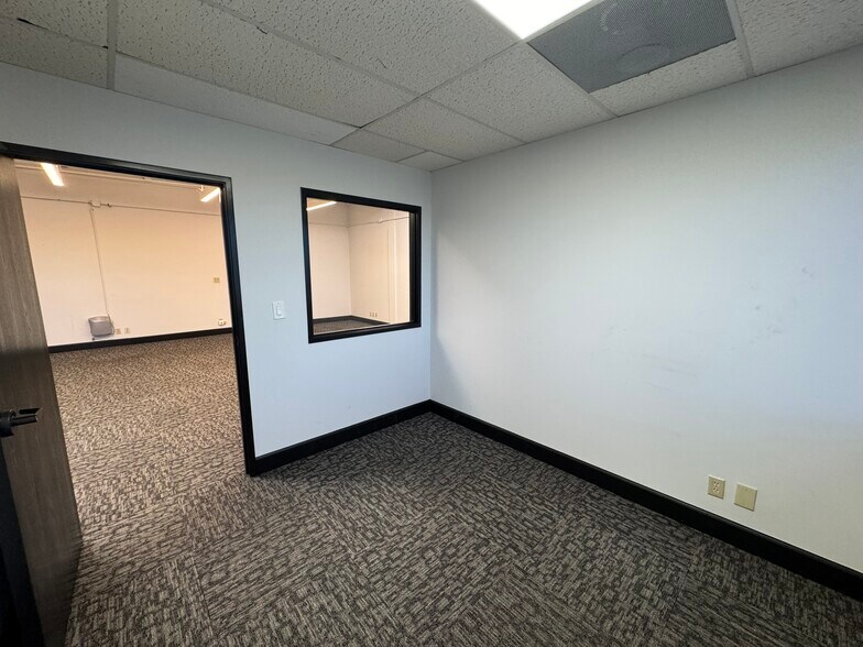 More Photos Of 2900 Orange Ave, Signal Hill Unknown For Lease