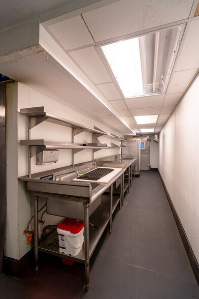 More Photos Of 80 N 6th St, Brooklyn General Retail For Lease