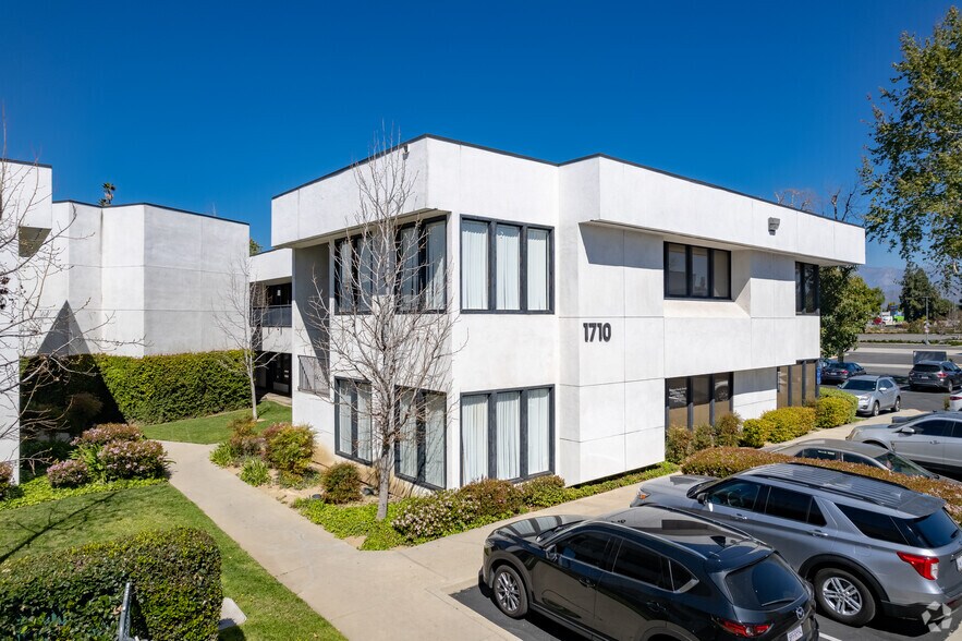 More Photos Of 1710 W Cameron Ave, West Covina Unknown For Lease