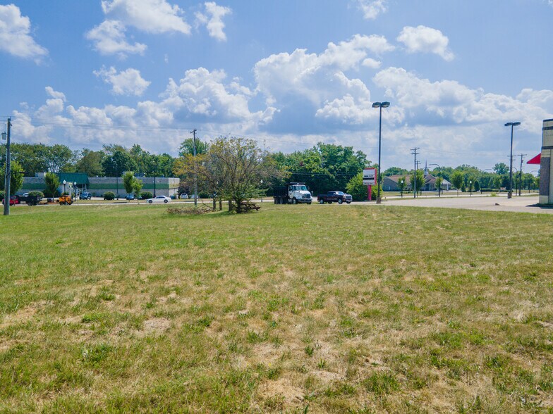 More Photos Of 2052-2070 Romig Rd, Akron Storefront For Sale