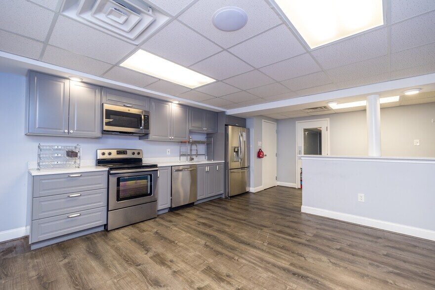 More Photos Of 4-8 Meadowbrook Ln, Chalfont Medical For Lease
