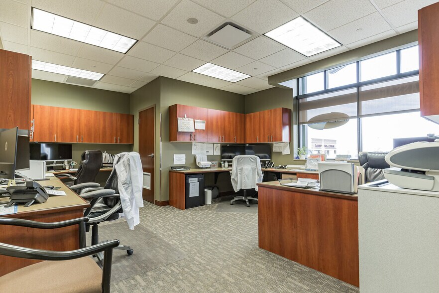 More Photos Of 9299 S Broadway, Highlands Ranch Medical For Sale