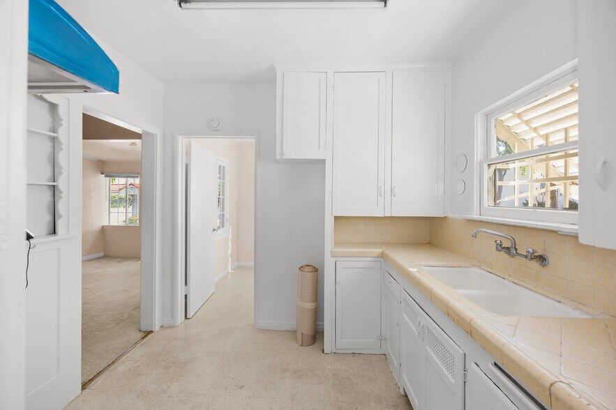 More Photos Of 1721 S 9th St, Alhambra Apartments For Sale