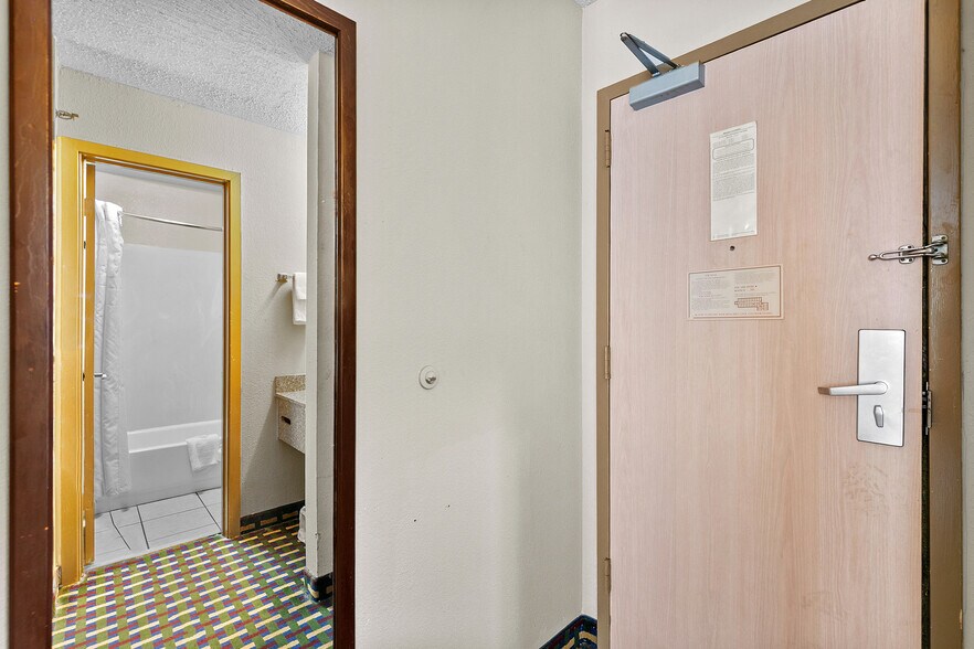 More Photos Of 155 Vulcan Rd, Birmingham Hotel For Sale