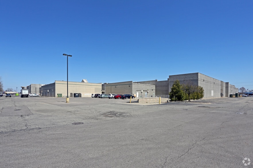 More Photos Of 44801-44975 Hayes Rd, Sterling Heights General Retail For Lease