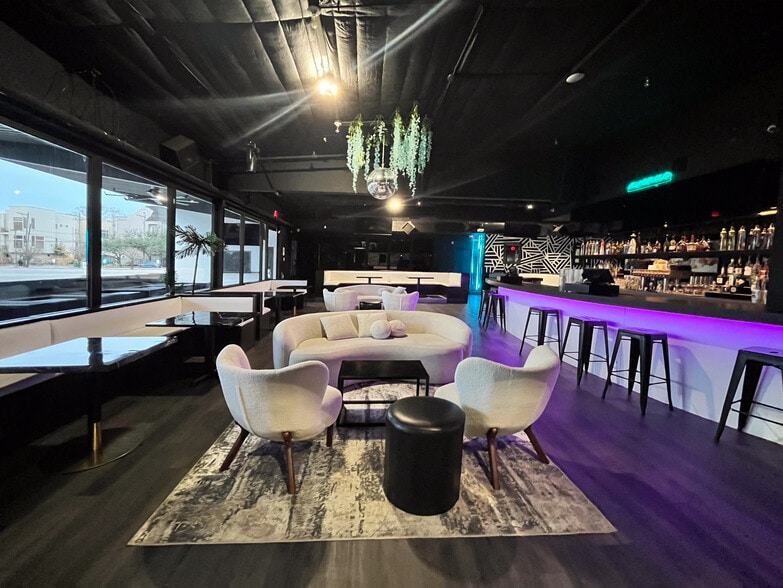 More Photos Of 5317 Washington Ave, Houston Bar For Lease
