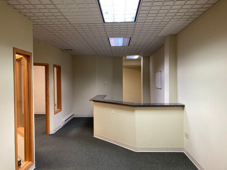 More Photos Of 323 W Superior St, Duluth Storefront Retail Office For Sale