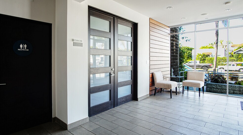 More Photos Of 326 S Pacific Coast Hwy, Redondo Beach Office For Lease