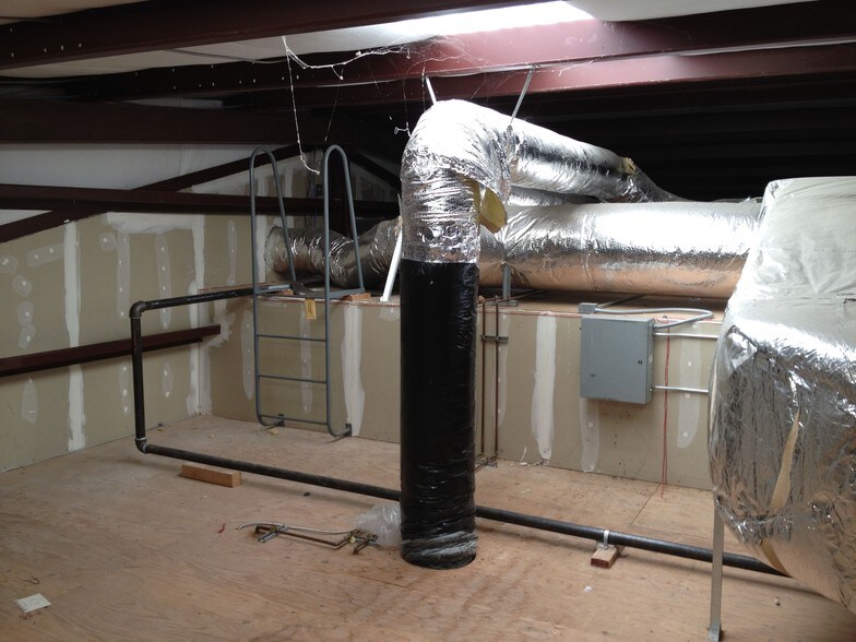 More Photos Of 6100 Bellevue Ln, Anderson Warehouse For Sale