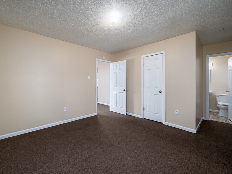 More Photos Of 411 Johnson St, Marshall Apartments For Sale