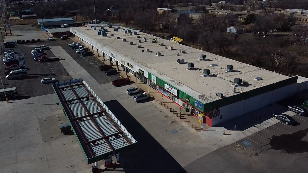 More Photos Of 8467-8497 NE 23rd St, Spencer General Retail For Sale