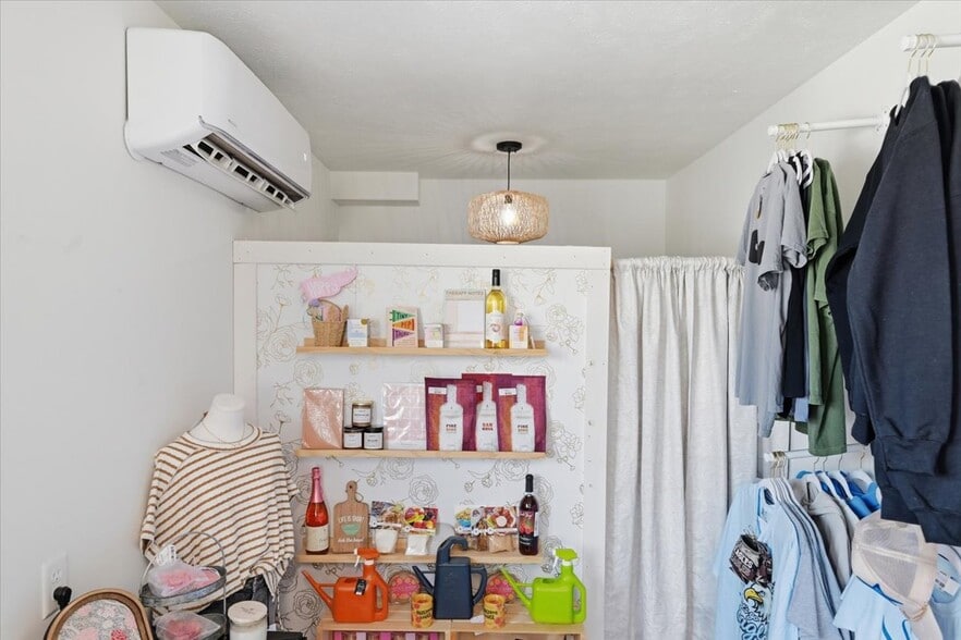 More Photos Of 131 3rd St, Underwood Specialty For Sale